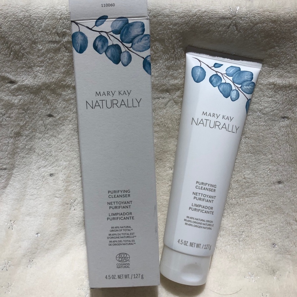 NWT ~ Naturally Purifying Cleanser